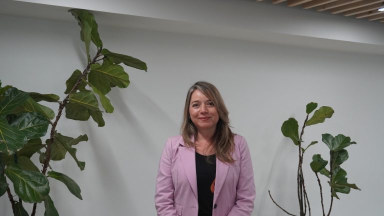 Denisse Cancino, egresada de Ingeniería Eléctrica USACH de E2Infinity